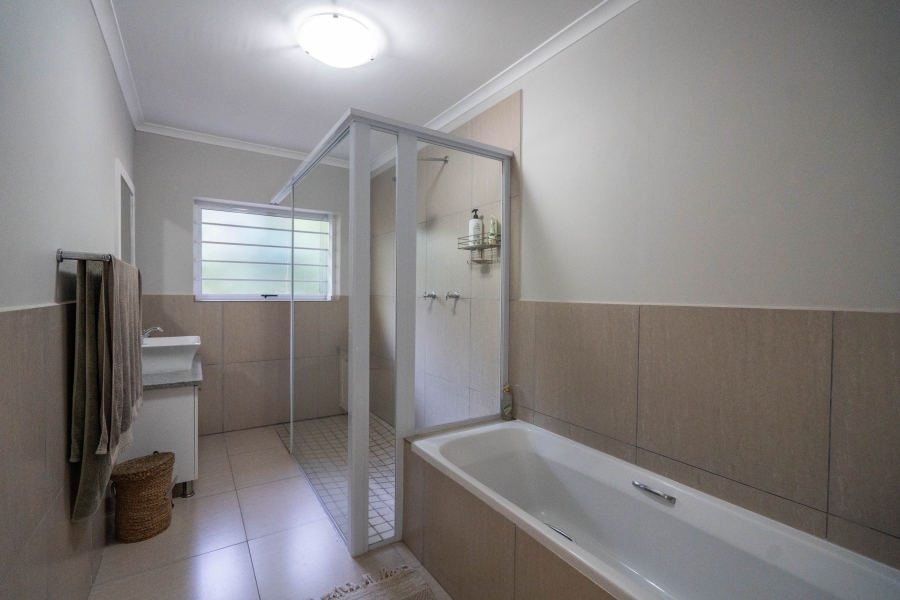 5 Bedroom Property for Sale in Kenton On Sea Eastern Cape